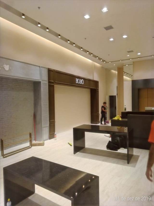 Acabamento elétrico — loja em shopping